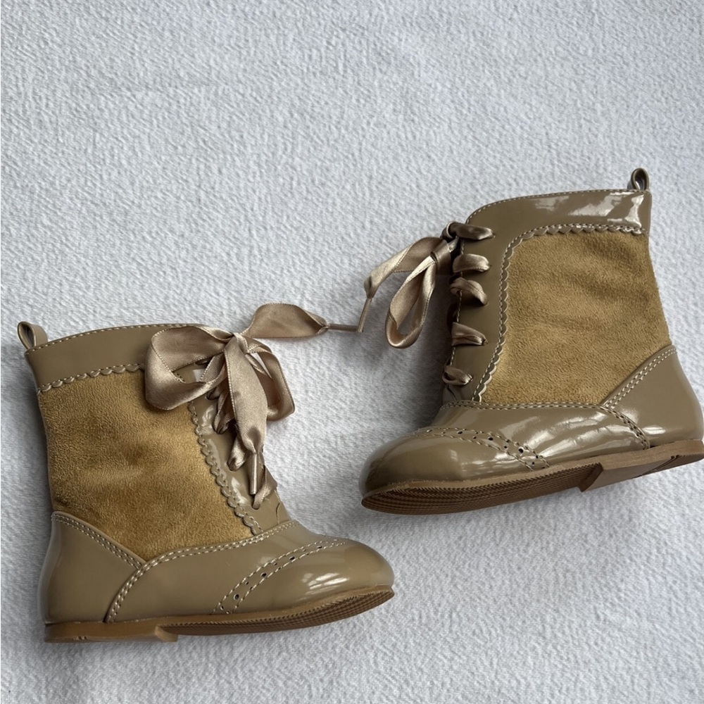 Sevva camel tie up boots size 4